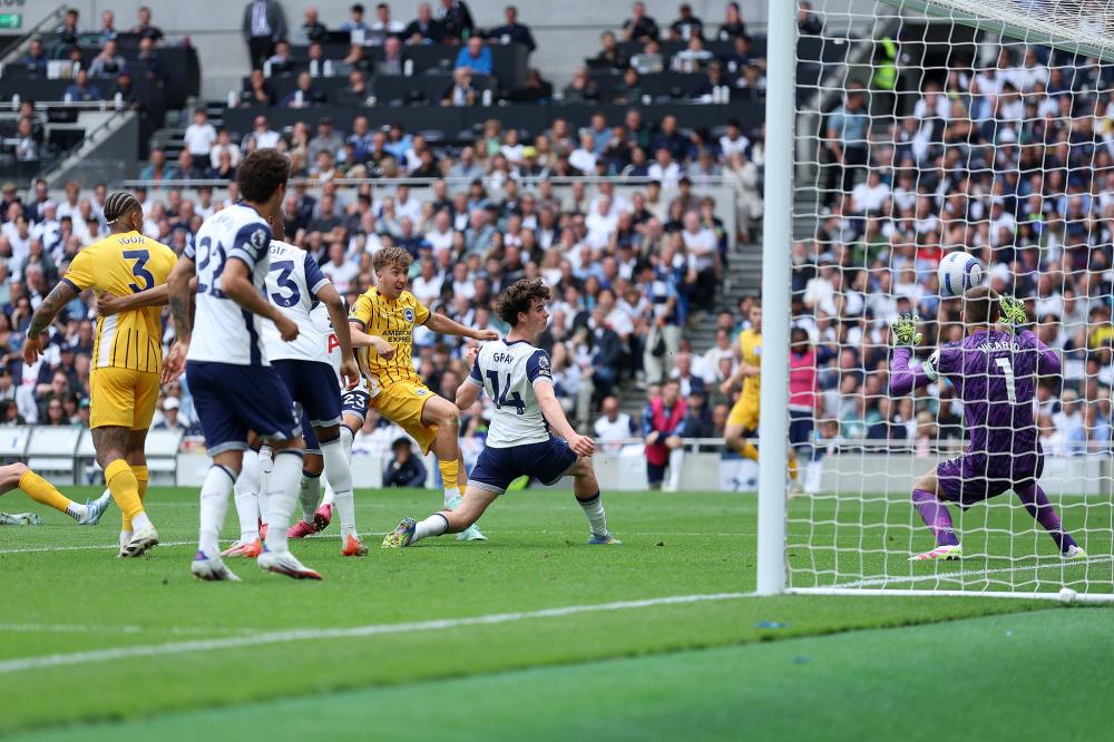 球星连续进球，引领全队节奏